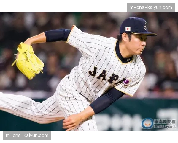 特写：身披51号，松井裕树在洋基主场牛棚完成首次热身