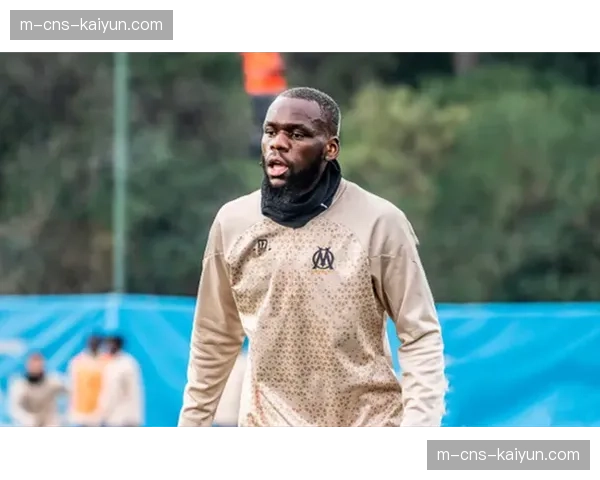 从数据到画面:还原斯特拉斯堡击败尼斯比赛中三次成功的防守转换